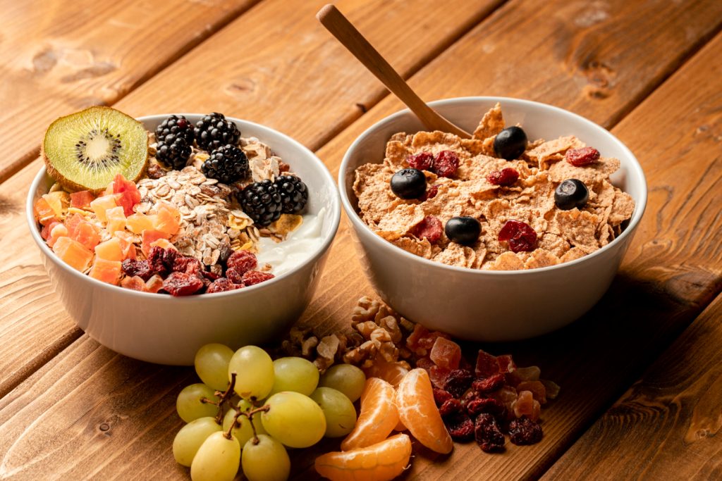 perbedaan muesli vs granola